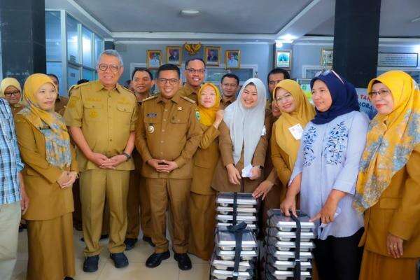 Dukung Program MBG, Wali Kota Tangsel: Gizi Anak Jadi Prioritas Pembangunan SDM Dukung Program MBG, Wali Kota Tangsel: Gizi Anak Jadi Prioritas Pembangunan SDM