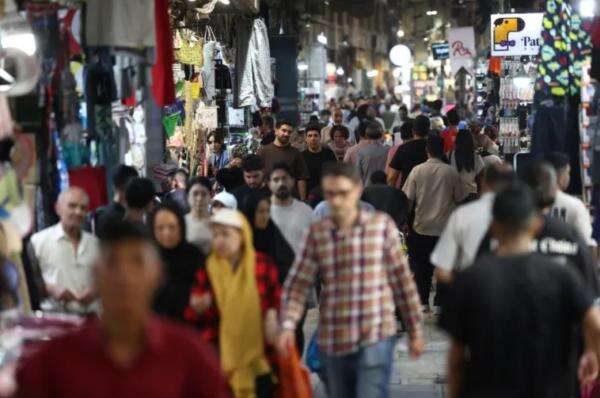 Di Tengah Perang dan Embargo, Bagaimana Ekonomi Iran Tetap Bertahan? Di Tengah Perang dan Embargo, Bagaimana Ekonomi Iran Tetap Bertahan?