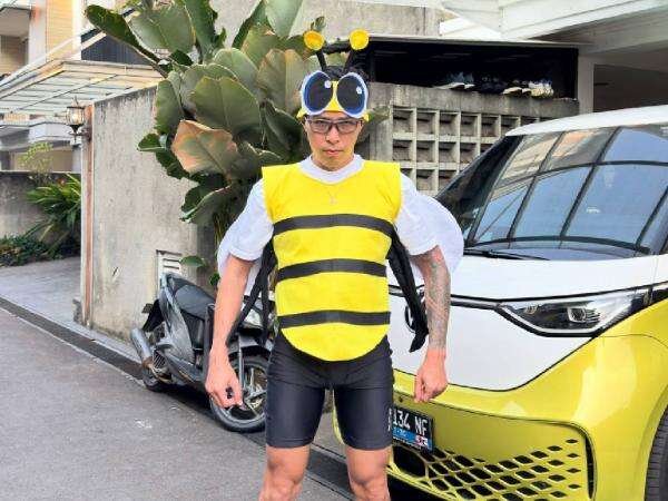 Viral Dokter Tirta Jadi Lebah di Jakarta Running Festival 2026, Netizen Takut Disengat! Viral Dokter Tirta Jadi Lebah di Jakarta Running Festival 2026, Netizen Takut Disengat!