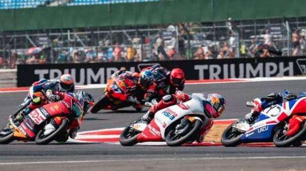 Veda Ega Pratama Raih Poin Penting di Moto3 Inggris 2026, Dipuji Bos Honda Team Asia Veda Ega Pratama Raih Poin Penting di Moto3 Inggris 2026, Dipuji Bos Honda Team Asia