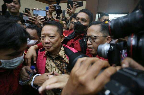 Eksepsi Febrie Ditolak, JPU Didesak Buktikan Aliran Uang TPPU dan Jaga Kredibilitas Institusi Eksepsi Febrie Ditolak, JPU Didesak Buktikan Aliran Uang TPPU dan Jaga Kredibilitas Institusi