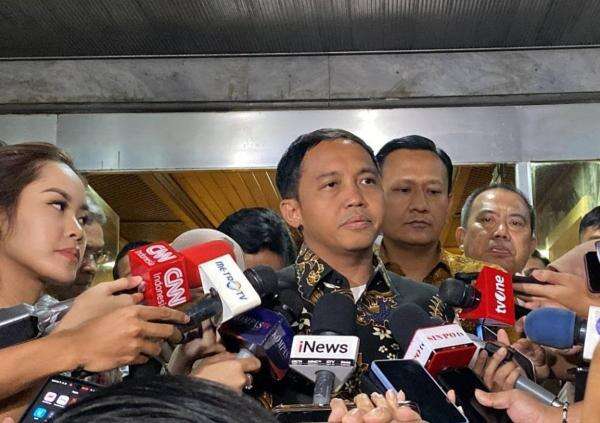 KPK Telisik Pertemuan Bupati Kuansing dengan Menhut Raja Juli KPK Telisik Pertemuan Bupati Kuansing dengan Menhut Raja Juli