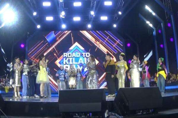 Meriah! Road To Kilau Raya MNCTV Guncang Mojokerto dengan Penampilan Inul Daratista dan Happy Asmara Meriah! Road To Kilau Raya MNCTV Guncang Mojokerto dengan Penampilan Inul Daratista dan Happy Asmara