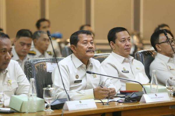 DPR Sentil Dirjen PAS soal Fasilitas Mewah di Lapas Cibinong: Kalau Tak Sanggup Menata, Mending Berhenti DPR Sentil Dirjen PAS soal Fasilitas Mewah di Lapas Cibinong: Kalau Tak Sanggup Menata, Mending Berhenti