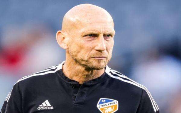 Jaap Stam Murka! Bongkar 4 Pemain MU yang Jalan Santai saat Lawan 10 Pemain Man City Jaap Stam Murka! Bongkar 4 Pemain MU yang Jalan Santai saat Lawan 10 Pemain Man City