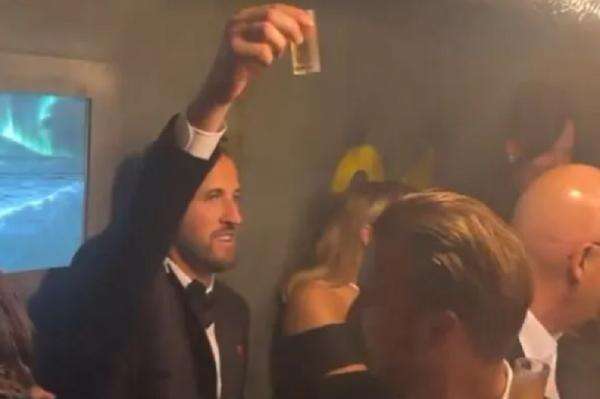 Harry Kane Pesta hingga Dini Hari Usai Menang Ballon d’Or 2026, Rayakan di Klub Elite London Harry Kane Pesta hingga Dini Hari Usai Menang Ballon d’Or 2026, Rayakan di Klub Elite London