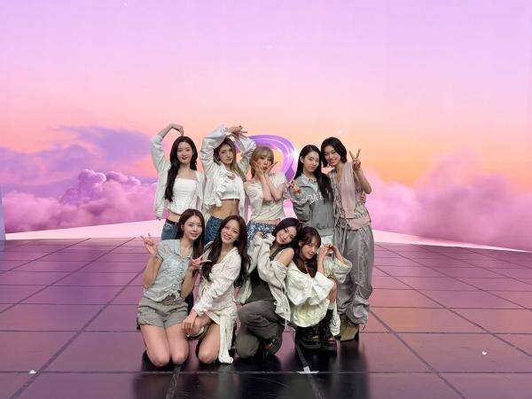 I.O.I Pecahkan Rekor Posisi No.1 Girl Group Terlama di Chart MelOn I.O.I Pecahkan Rekor Posisi No.1 Girl Group Terlama di Chart MelOn