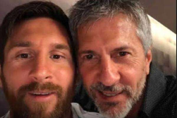 Lionel Messi Tulis Pesan Penuh Haru Usai Sang Ayah Pergi, Ada Kisah di Balik Trofi Piala Dunia Lionel Messi Tulis Pesan Penuh Haru Usai Sang Ayah Pergi, Ada Kisah di Balik Trofi Piala Dunia