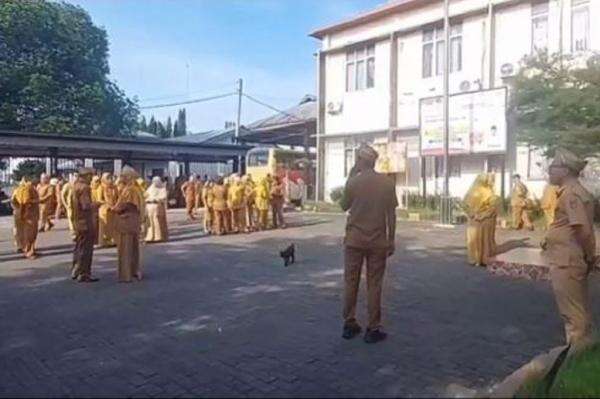 Viral 5 Kepala Sekolah di Tebingtinggi Dicopot, Diduga Tolak Vendor Revitalisasi Viral 5 Kepala Sekolah di Tebingtinggi Dicopot, Diduga Tolak Vendor Revitalisasi