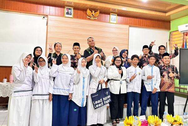 HUT Ke-81 RI, MNC Peduli dan MGMP Latih Kepemimpinan 100 Pelajar dari 35 SMP di Jakpus HUT Ke-81 RI, MNC Peduli dan MGMP Latih Kepemimpinan 100 Pelajar dari 35 SMP di Jakpus