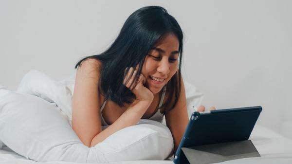 8 Cara Ampuh Mengurangi Screen Time yang Wajib Kamu Coba! 8 Cara Ampuh Mengurangi Screen Time yang Wajib Kamu Coba!
