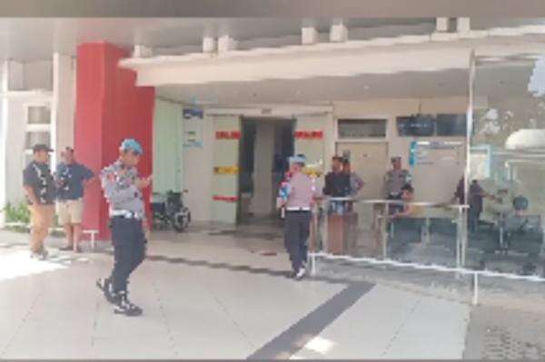 Baku Tembak di Lampung Utara, 3 Polisi Terluka dan Terduga Bandar Narkoba Tewas Baku Tembak di Lampung Utara, 3 Polisi Terluka dan Terduga Bandar Narkoba Tewas