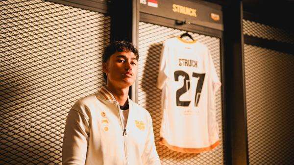 Adu Kisaran Gaji Rafael Struick di Dewa United dengan Brisbane Roar, bak Bumi dan Langit?