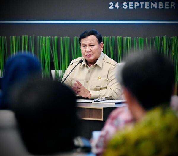 Bahas Karhutla, Prabowo Kesal Masih ada Perda yang Bolehkan Warga Bakar Lahan: Ini Nipu Bahas Karhutla, Prabowo Kesal Masih ada Perda yang Bolehkan Warga Bakar Lahan: Ini Nipu