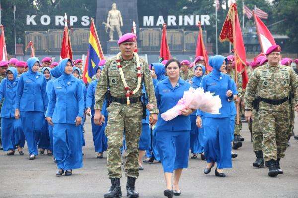 Kolonel Sri Utomo Resmi Menjabat Komandan Brigade Infanteri 1 Marinir Kolonel Sri Utomo Resmi Menjabat Komandan Brigade Infanteri 1 Marinir