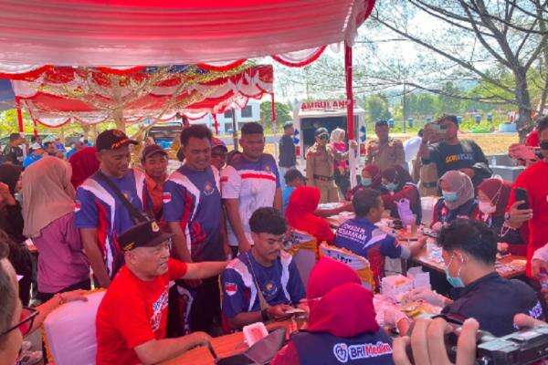 Semarak HUT ke-81 RI, 9.000 Warga Desa Dapat Layanan Kesehatan Gratis Semarak HUT ke-81 RI, 9.000 Warga Desa Dapat Layanan Kesehatan Gratis