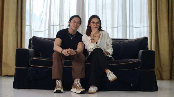 Mantan Bassist Indie, TIRTA Resmi Jadi Solois dengan Debut Tanyakan Ke Hatimu Bareng Lili Jessica Mantan Bassist Indie, TIRTA Resmi Jadi Solois dengan Debut Tanyakan Ke Hatimu Bareng Lili Jessica