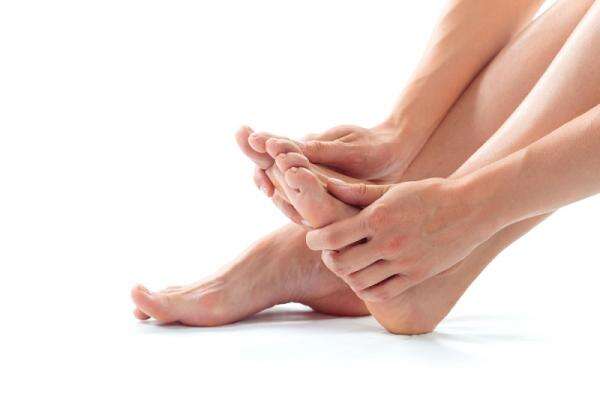 Bau Kaki Tak Kunjung Hilang? Kebiasaan Sepele Ini Bisa Jadi Penyebabnya! Bau Kaki Tak Kunjung Hilang? Kebiasaan Sepele Ini Bisa Jadi Penyebabnya!