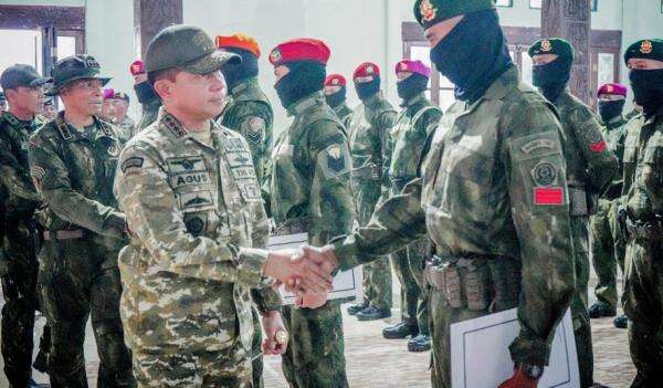 Pasukan Rahasia Buru KKB, Jenderal Kopassus Lucky Avianto: Aksi Heroik yang Lampaui Batas Kewajiban! Pasukan Rahasia Buru KKB, Jenderal Kopassus Lucky Avianto: Aksi Heroik yang Lampaui Batas Kewajiban!