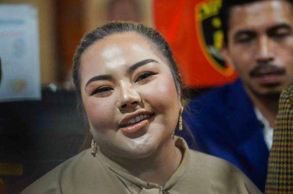 Alasan Lisa Mariana Tak Hadiri Pengumuman Hasil Tes DNA Alasan Lisa Mariana Tak Hadiri Pengumuman Hasil Tes DNA