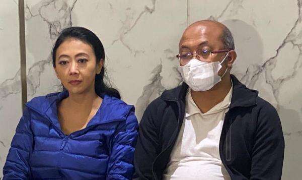 Tangis Asri Welas Pecah Usai Resmi Cerai dari Galiech Ridha Rahardja: Saya Memang Cengeng Tangis Asri Welas Pecah Usai Resmi Cerai dari Galiech Ridha Rahardja: Saya Memang Cengeng