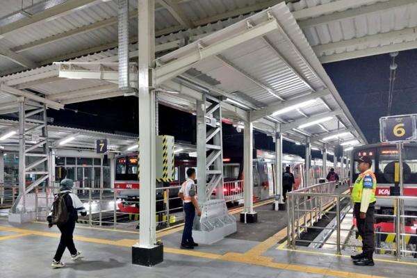 Proyek Perpanjangan 3 Peron Rampung, Stasiun Bogor Kini Bisa Layani 12 Rangkaian Kereta Proyek Perpanjangan 3 Peron Rampung, Stasiun Bogor Kini Bisa Layani 12 Rangkaian Kereta