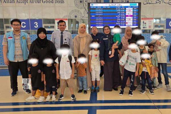 KJRI Jeddah Pulangkan 15 WNI dari Saudi gegara Masalah Imigrasi, 12 di Antaranya Anak-Anak KJRI Jeddah Pulangkan 15 WNI dari Saudi gegara Masalah Imigrasi, 12 di Antaranya Anak-Anak