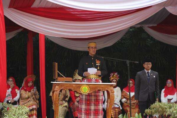 Kado Mentan untuk HUT Ke-81 RI: Swasembada Pangan dari 4 Tahun Jadi 1 Tahun Kado Mentan untuk HUT Ke-81 RI: Swasembada Pangan dari 4 Tahun Jadi 1 Tahun