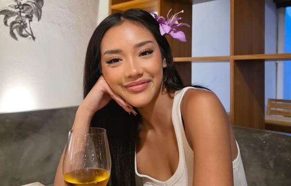 Profil dan Potret Cantik Baila No Na yang Keciduk Jalan Bareng Bintang Timnas Indonesia Ivar Jenner Profil dan Potret Cantik Baila No Na yang Keciduk Jalan Bareng Bintang Timnas Indonesia Ivar Jenner