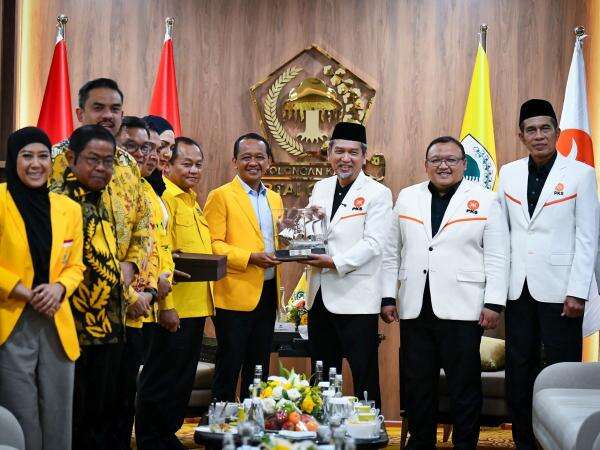 PKS dan Golkar Bahas RUU Pemilu hingga Palestina PKS dan Golkar Bahas RUU Pemilu hingga Palestina