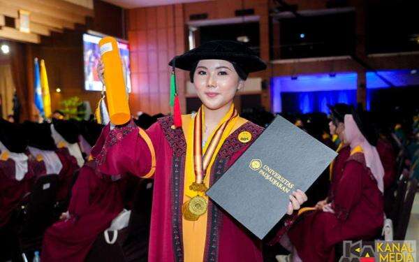 Kisah Ellita Sevilla, Wisudawan Terbaik Unpad yang Lulus 7 Semester Sambil Jalankan Dua Bisnis Kisah Ellita Sevilla, Wisudawan Terbaik Unpad yang Lulus 7 Semester Sambil Jalankan Dua Bisnis