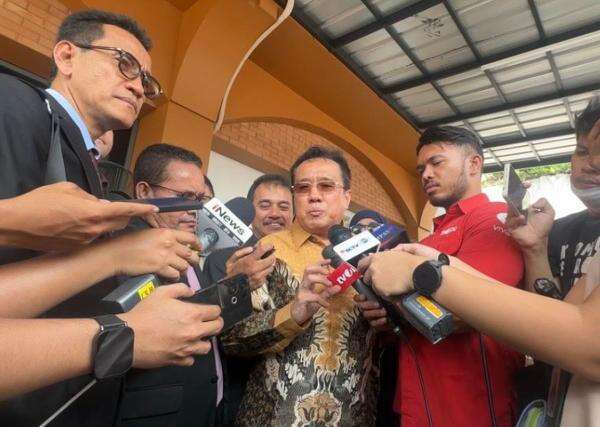 Ahli Hukum Persoalkan Bukti Penetapan Tersangka Roy Suryo Ahli Hukum Persoalkan Bukti Penetapan Tersangka Roy Suryo