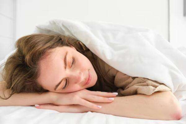 Gerah Bikin Susah Tidur? Ini 6 Cara Mengatasi Gangguan Tidur Akibat Cuaca Panas Gerah Bikin Susah Tidur? Ini 6 Cara Mengatasi Gangguan Tidur Akibat Cuaca Panas
