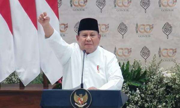 Momen Prabowo Serukan 'Free Palestine' di Resepsi 100 Tahun Gontor Momen Prabowo Serukan 'Free Palestine' di Resepsi 100 Tahun Gontor
