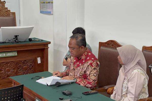 KPK Minta Hakim Tolak Praperadilan Eks Wamen Imipas Silmy Karim: Status Tersangka Sah! KPK Minta Hakim Tolak Praperadilan Eks Wamen Imipas Silmy Karim: Status Tersangka Sah!