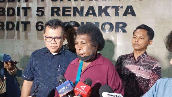 Mama Sinta Laporkan Dandhy Laksono soal Film Pesta Babi, Polisi Lakukan Pendalaman Mama Sinta Laporkan Dandhy Laksono soal Film Pesta Babi, Polisi Lakukan Pendalaman