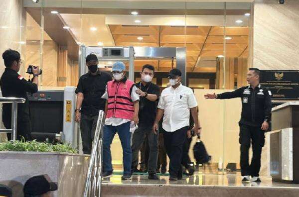 Penampakan Nurman Herin, Tersangka Baru Kasus TPPU Eks Jampidsus Febrie Adriansyah Penampakan Nurman Herin, Tersangka Baru Kasus TPPU Eks Jampidsus Febrie Adriansyah