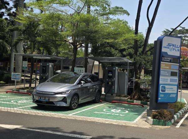 1 SPKLU untuk 47 Mobil Listrik di Jakarta, Charge Anxiety Meningkat untuk Pengguna EV 1 SPKLU untuk 47 Mobil Listrik di Jakarta, Charge Anxiety Meningkat untuk Pengguna EV