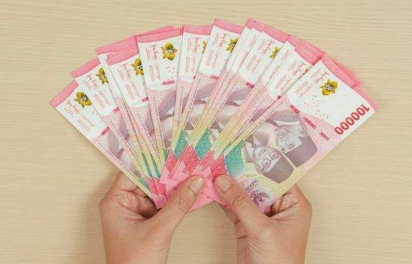 Geopolitik Kembali Memanas, Rupiah Hari Ini Ditutup Melemah ke Rp17.721 per USD Geopolitik Kembali Memanas, Rupiah Hari Ini Ditutup Melemah ke Rp17.721 per USD