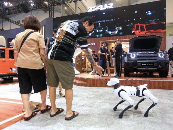 Selain Pamer Mobil, iCar Bawa Robot Manusia dan Anjing di GIIAS 2026 Selain Pamer Mobil, iCar Bawa Robot Manusia dan Anjing di GIIAS 2026