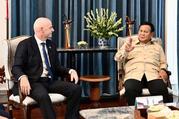 Prabowo Sambut Presiden FIFA di Istana, Bicara Sepak Bola Jadi Fondasi Karakter Bangsa Prabowo Sambut Presiden FIFA di Istana, Bicara Sepak Bola Jadi Fondasi Karakter Bangsa