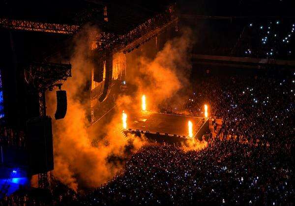 M Shadows Kaget Konser Avenged Sevenfold di Jakarta Dihadiri 44 Ribu Orang, Lampaui Target M Shadows Kaget Konser Avenged Sevenfold di Jakarta Dihadiri 44 Ribu Orang, Lampaui Target