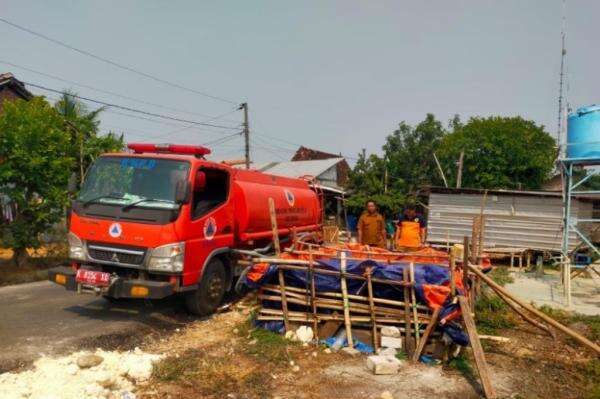 Kekeringan Landa 3 Daerah di Jateng, Lebih dari 20.000 KK Kekurangan Air Bersih Kekeringan Landa 3 Daerah di Jateng, Lebih dari 20.000 KK Kekurangan Air Bersih