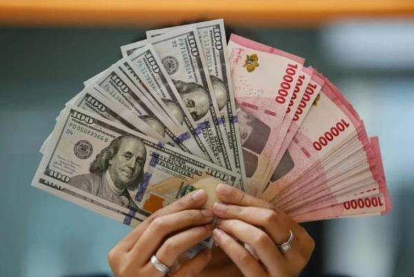 Rupiah Ditutup Menguat, IHSG Berakhir di Zona Merah Rupiah Ditutup Menguat, IHSG Berakhir di Zona Merah