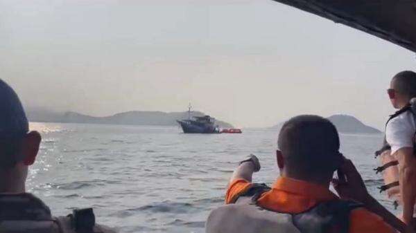 Kapal Wisata KM Feronia Tenggelam di Perairan Tatawa NTT, 29 Orang Dievakuasi 1 Hilang Kapal Wisata KM Feronia Tenggelam di Perairan Tatawa NTT, 29 Orang Dievakuasi 1 Hilang