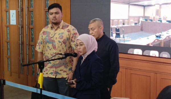 Pengacara Eks Menag Yaqut Bantah Ada Uang Disita saat Rumah Kliennya Digeledah KPK Pengacara Eks Menag Yaqut Bantah Ada Uang Disita saat Rumah Kliennya Digeledah KPK