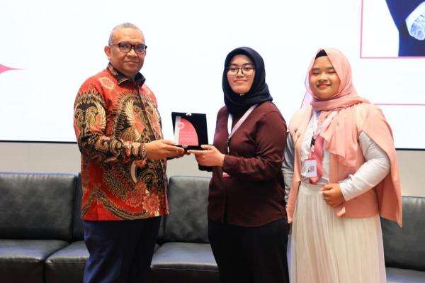 Beri Keynote Speech di PinkMUN 2026, Wamenaker: Generasi Muda Harus Jadikan AI Peluang Kerja Beri Keynote Speech di PinkMUN 2026, Wamenaker: Generasi Muda Harus Jadikan AI Peluang Kerja