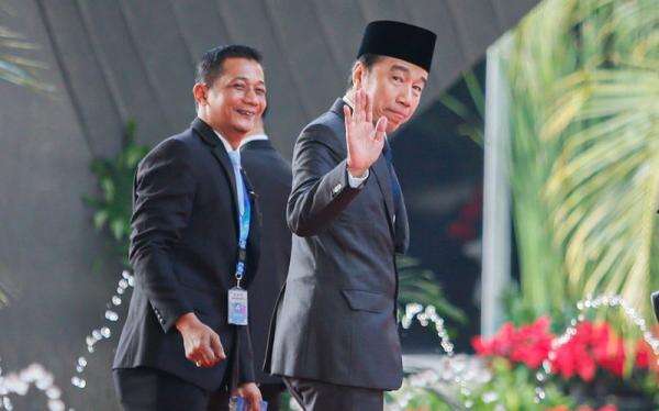Jokowi Hadiri Pidato Kenegaraan Prabowo, SBY-Megawati Absen Jokowi Hadiri Pidato Kenegaraan Prabowo, SBY-Megawati Absen