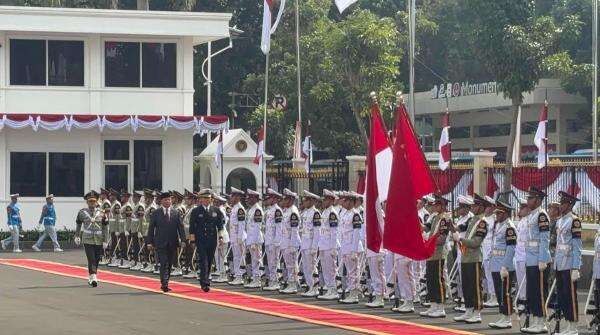 Menhan Sjafrie Sambut Kunjungan Menhan RRT dengan Upacara Kenegaraan Menhan Sjafrie Sambut Kunjungan Menhan RRT dengan Upacara Kenegaraan