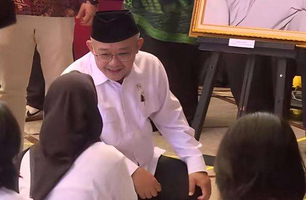 Pecahkan Rekor Muri, Lebih dari Seribu Orang Menggambar Soeharto Pecahkan Rekor Muri, Lebih dari Seribu Orang Menggambar Soeharto